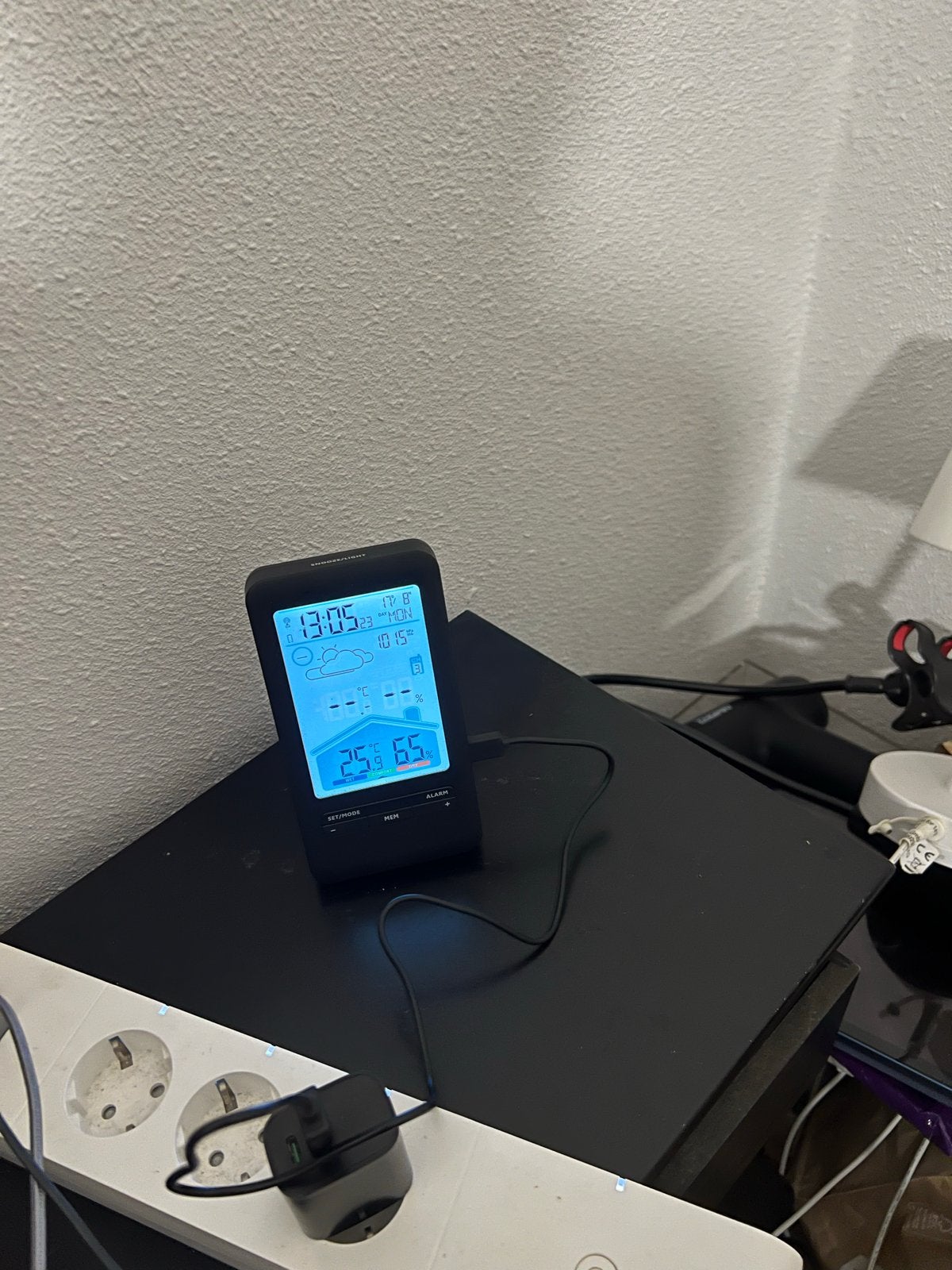 Digitaal Weerstation met Tijd en Temperatuurweergave, Audio, Tv en Foto, Weerstations en Barometers, Ophalen of Verzenden, Zo goed als nieuw