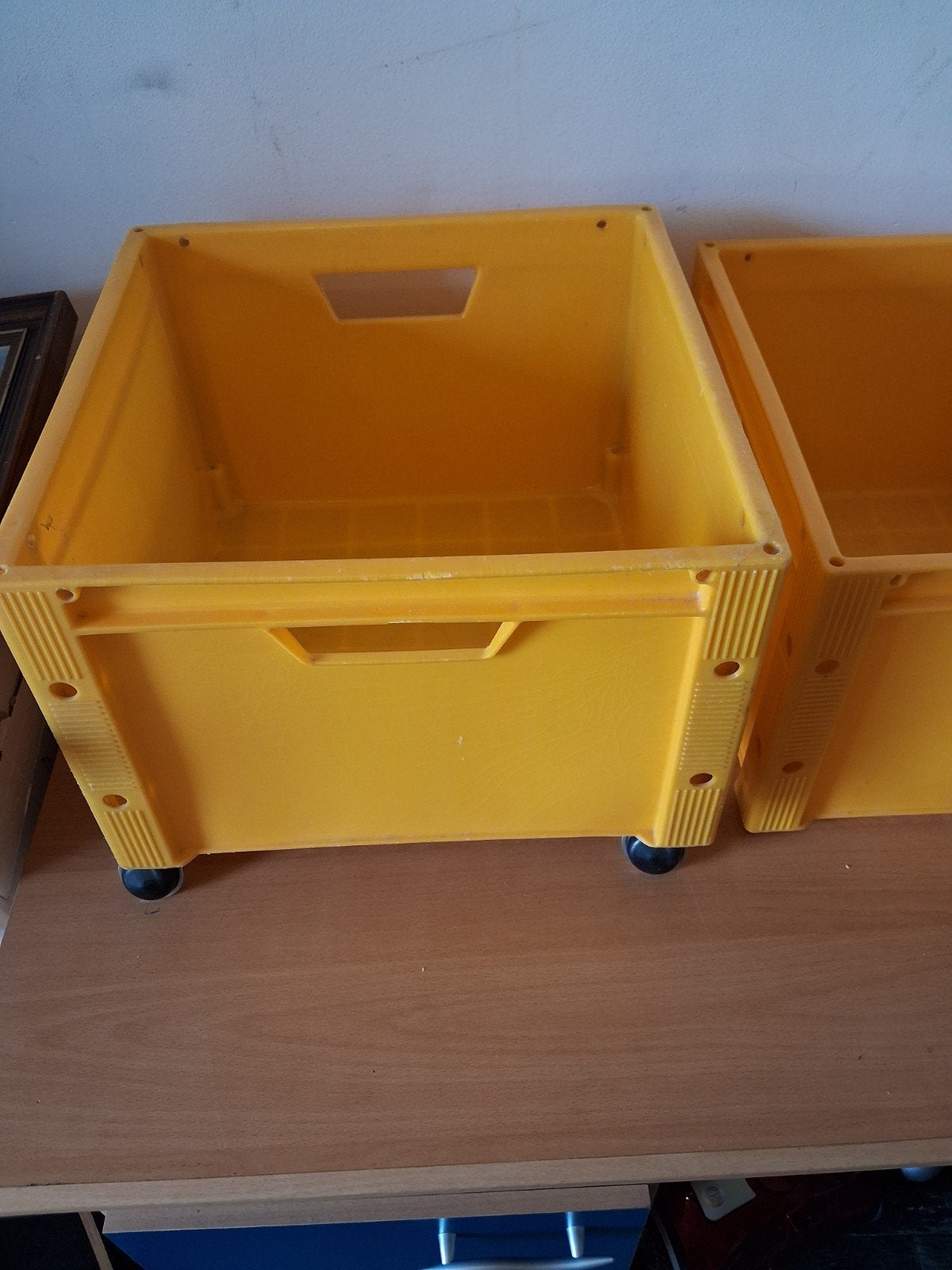 Gele opbergkrat op wieltjes, Gebruikt, 40 tot 60 cm, 50 tot 75 cm, Ophalen of Verzenden