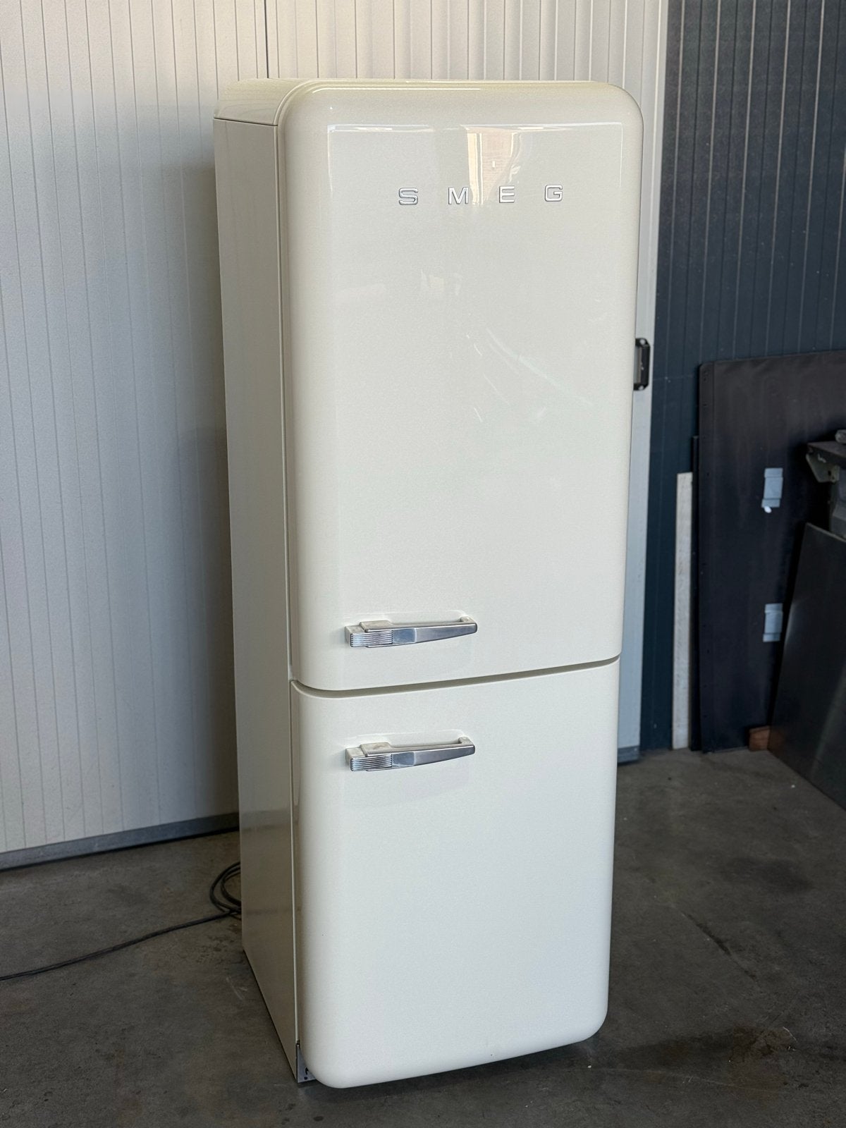 Smeg Koelkast met Vriezer - Crème Retro Design, Bella, 200 liter of meer, 60 cm of meer, Met aparte vriezer