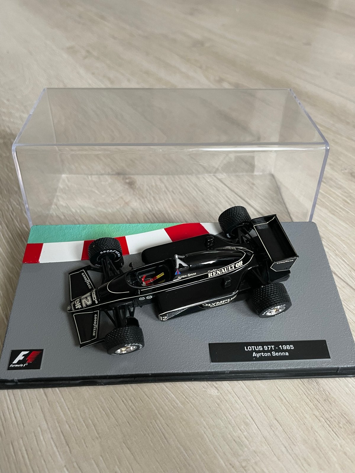 Lotus 97T - 1985 Ayrton Senna Formule 1 modelauto, Overige merken, Auto, 1:32 tot 1:50, Ophalen of Verzenden