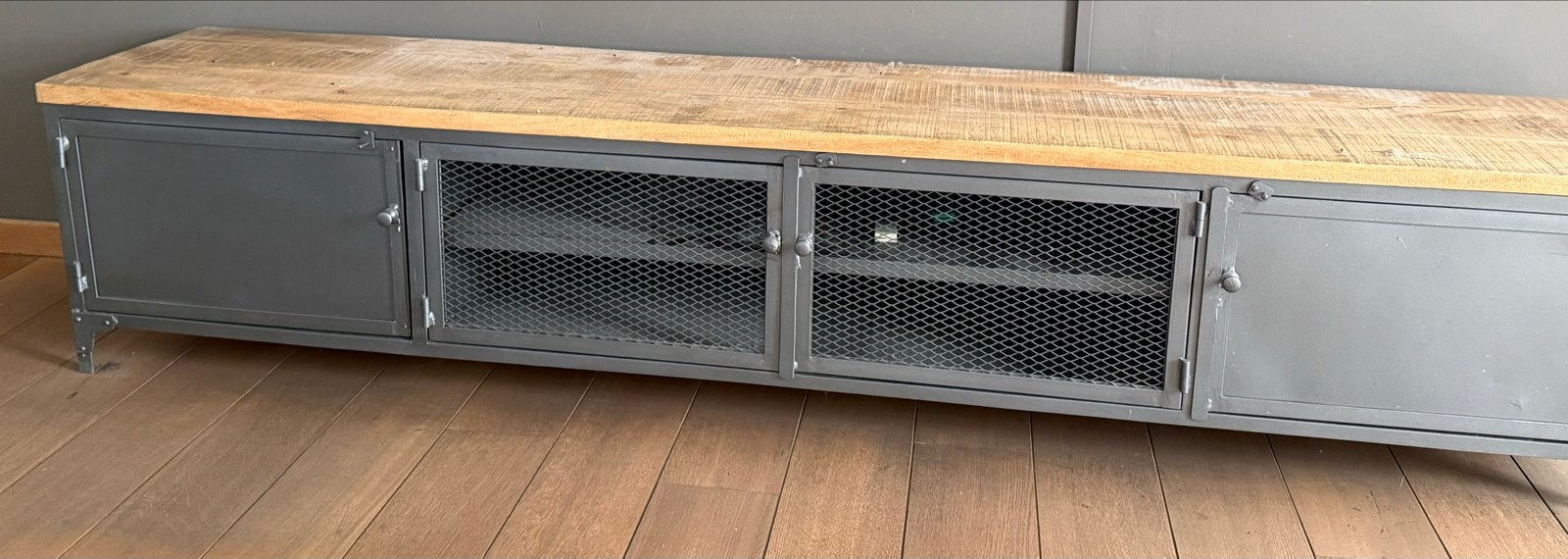 Industriële TV-meubel met houten blad en metalen frame, Ophalen, Gebruikt, Minder dan 100 cm, 25 tot 50 cm