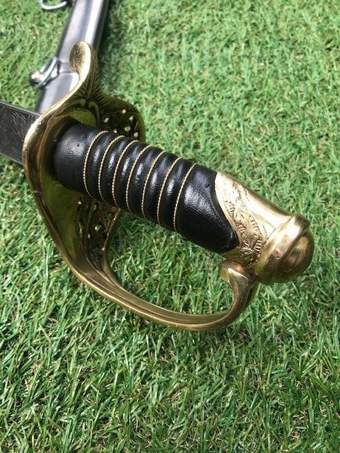 Foto 12 van fraaie metalen korte sabel, incl schede