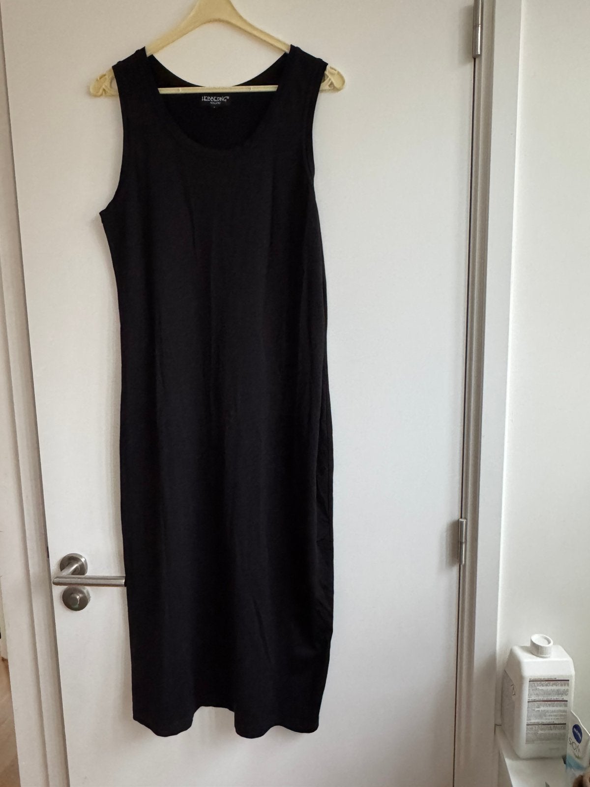 Mooie (nooit gedragen) lange jurk van Hebbeding - maat 2, Kleding | Dames, Zwart, Maat 42/44 (L), Ophalen of Verzenden, Zo goed als nieuw