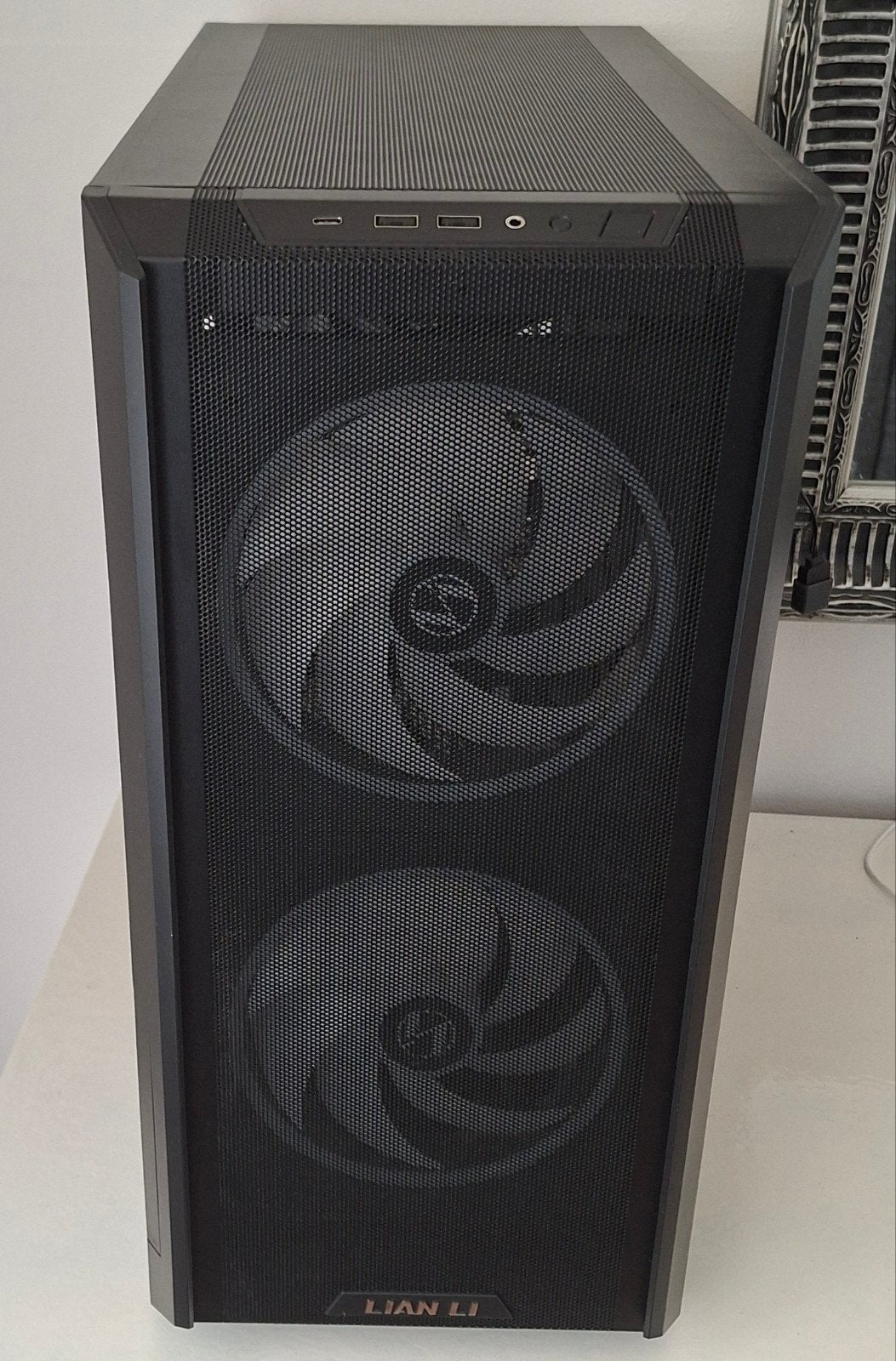 ​Te koop: Lian Li LANCOOL 216 PC-Behuizing (Half jaar oud), Computers en Software, Computerbehuizingen, Ophalen, Zo goed als nieuw