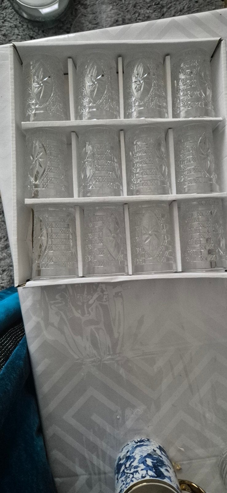 Set van 12  theeglazen met decoratief patroon, Antiek en Kunst, Antiek | Glas en Kristal, Ophalen of Verzenden