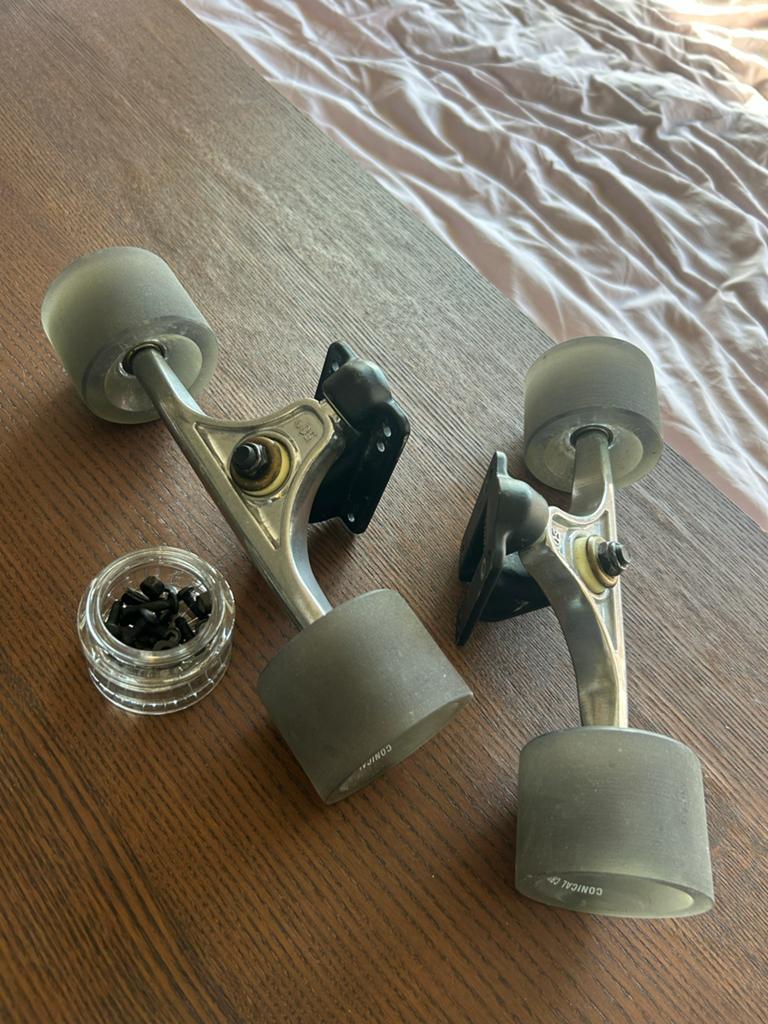 Globe Chronical Cruiser wielen, trucks en lagers, Sport en Fitness, Skateboarden, Ophalen of Verzenden, Zo goed als nieuw, Skateboard