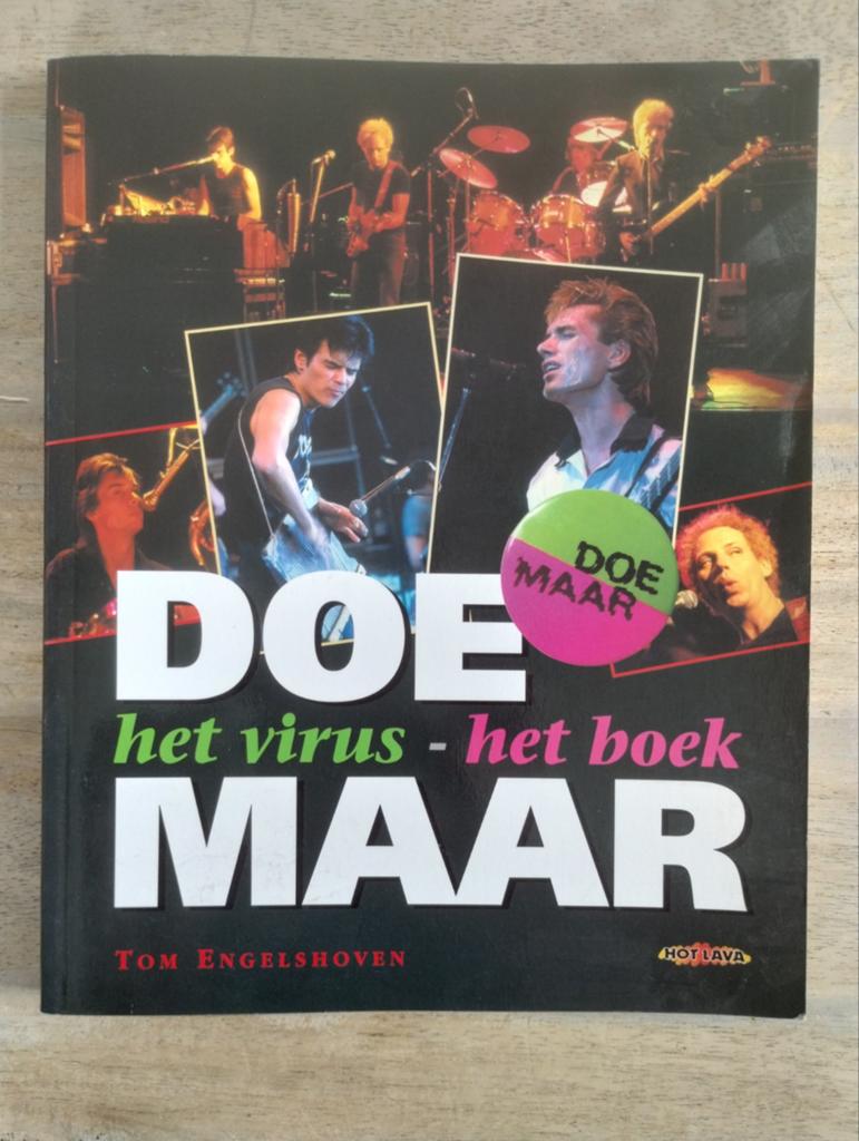 Doe Maar - Het Virus - Het Boek (Tom Engelshoven), Boeken, Muziek, Ophalen of Verzenden, Gelezen, Artiest, Tom Engelshoven