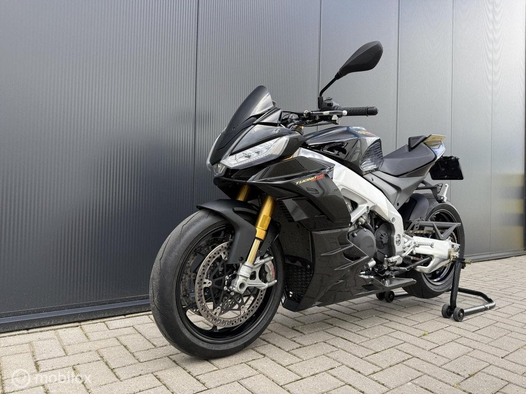 Aprilia Tuono V4 1100 Factory 2023 met E5 titanium Akrapovic, Traction Control, 1077 cc, Via Michelangelo 1 Noale, Aprilia