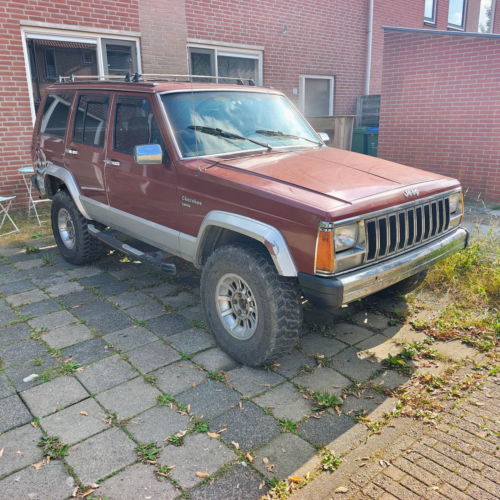 jeep Cherokee Laredo, Overige kleuren, Handgeschakeld, Vierwielaandrijving, Particulier
