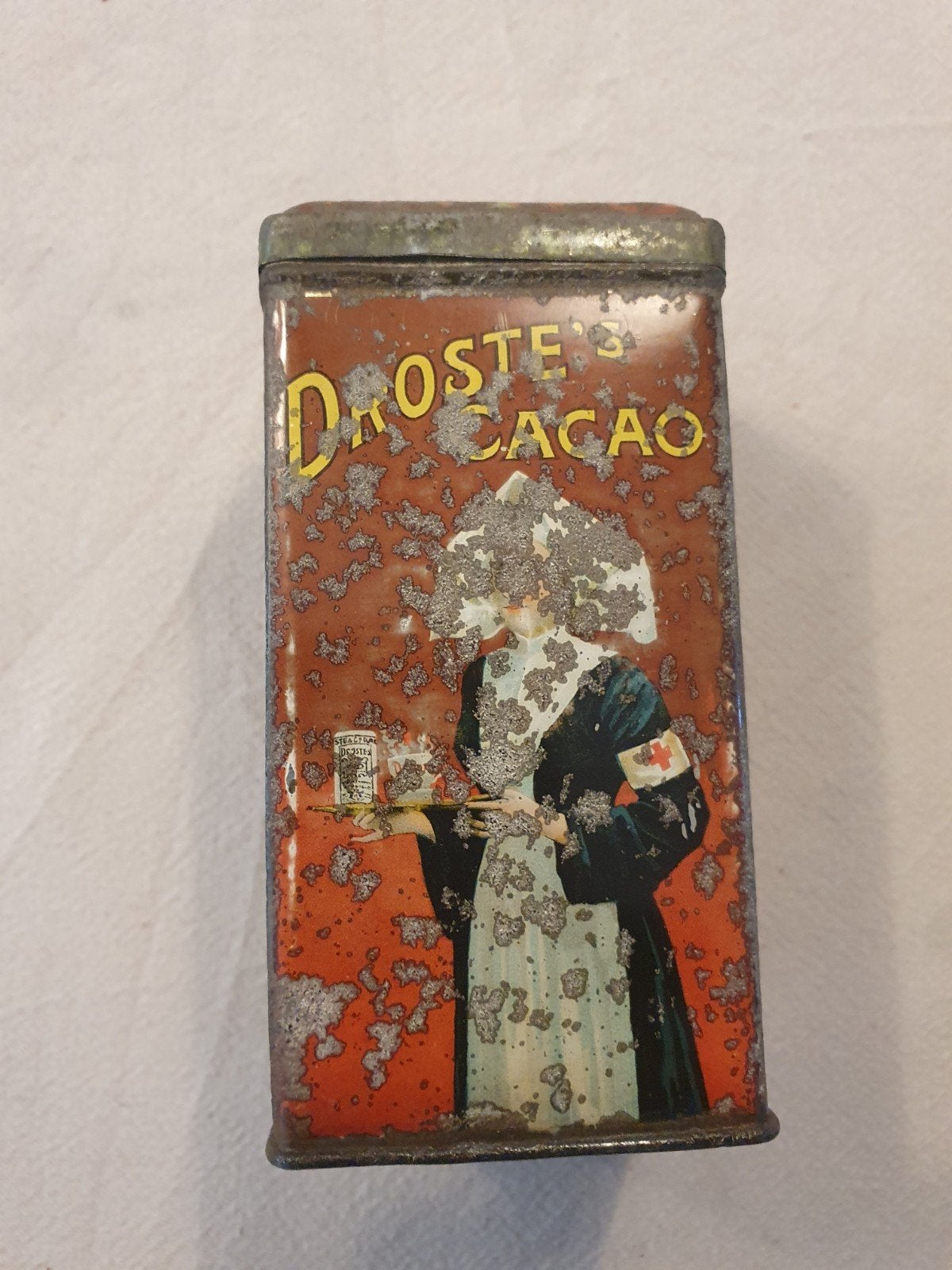 Oud Droste blikje verpleegster met het Rode kruis rond 1904, Verzamelen, Blikken, Ophalen, Gebruikt, Overige, Droste