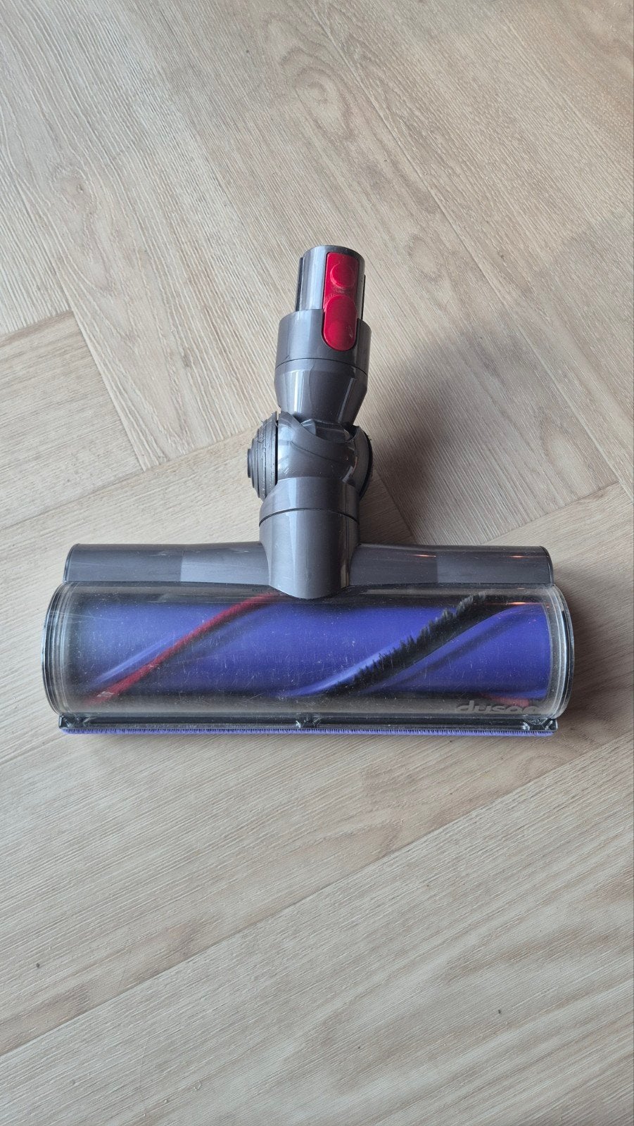Foto 12 van Dyson V8 Absolute steelstofzuiger met accessoires