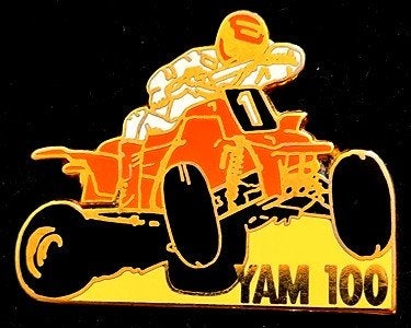 Yamaha Yam 100 Quad pin- groot, Verzamelen, Verzenden, Nieuw, Transport, Speldje of Pin