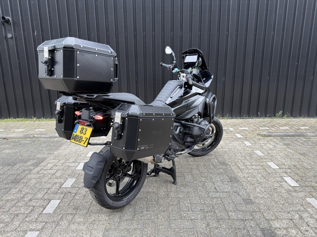 BMW R 1300 GS ASA BTW CUSTOM ALLE OPTIES GIVI TOP EN ZIJKOFF, Einsteinlaan 5
2289 CC  Rijswijk, NL, Handvatverwarming, Meer dan 35 kW