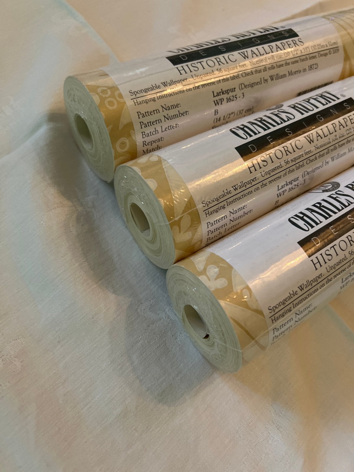 Morris Larkspur - Charles Rupert Historisch Behang - (3 r), Verzenden, 25 tot 50 m², Beige