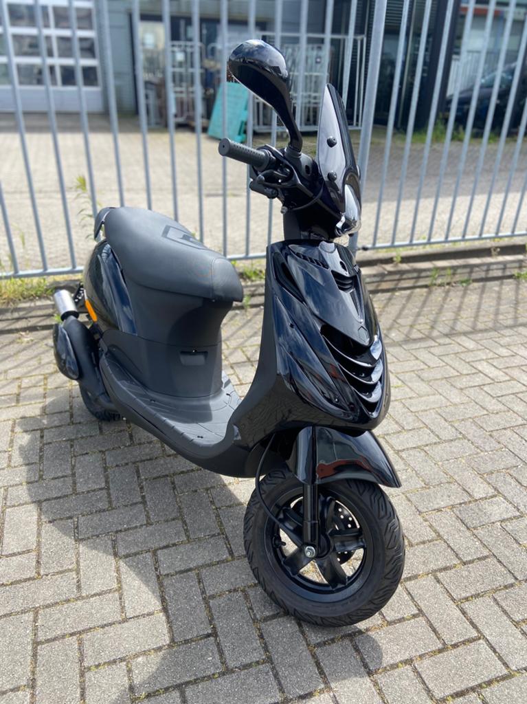 Piaggio Zip 2T 70cc + garantie!, Ophalen, Tweetakt, Maximaal 45 km/u, Zo goed als nieuw