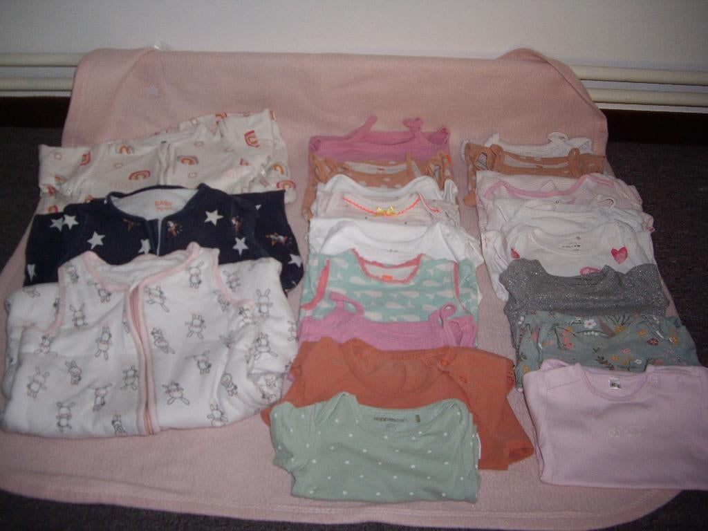 18 rompertjes verschillende maten+3 slaapzakken, Kinderen en Baby's, Ophalen of Verzenden, Jongetje of Meisje