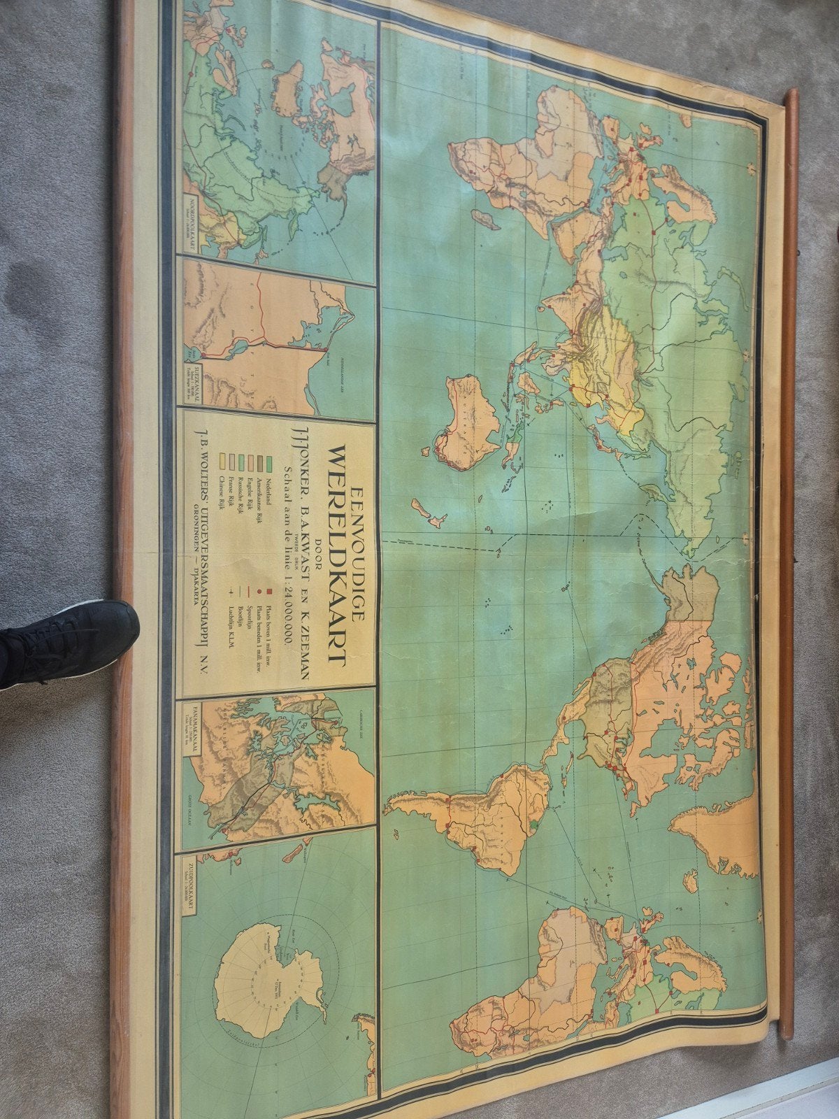 Oude Wereldkaart J.B. Wolters Uitgeversmaatschappij N.V., 1800 tot 2000, Wereld, Ophalen, Gelezen