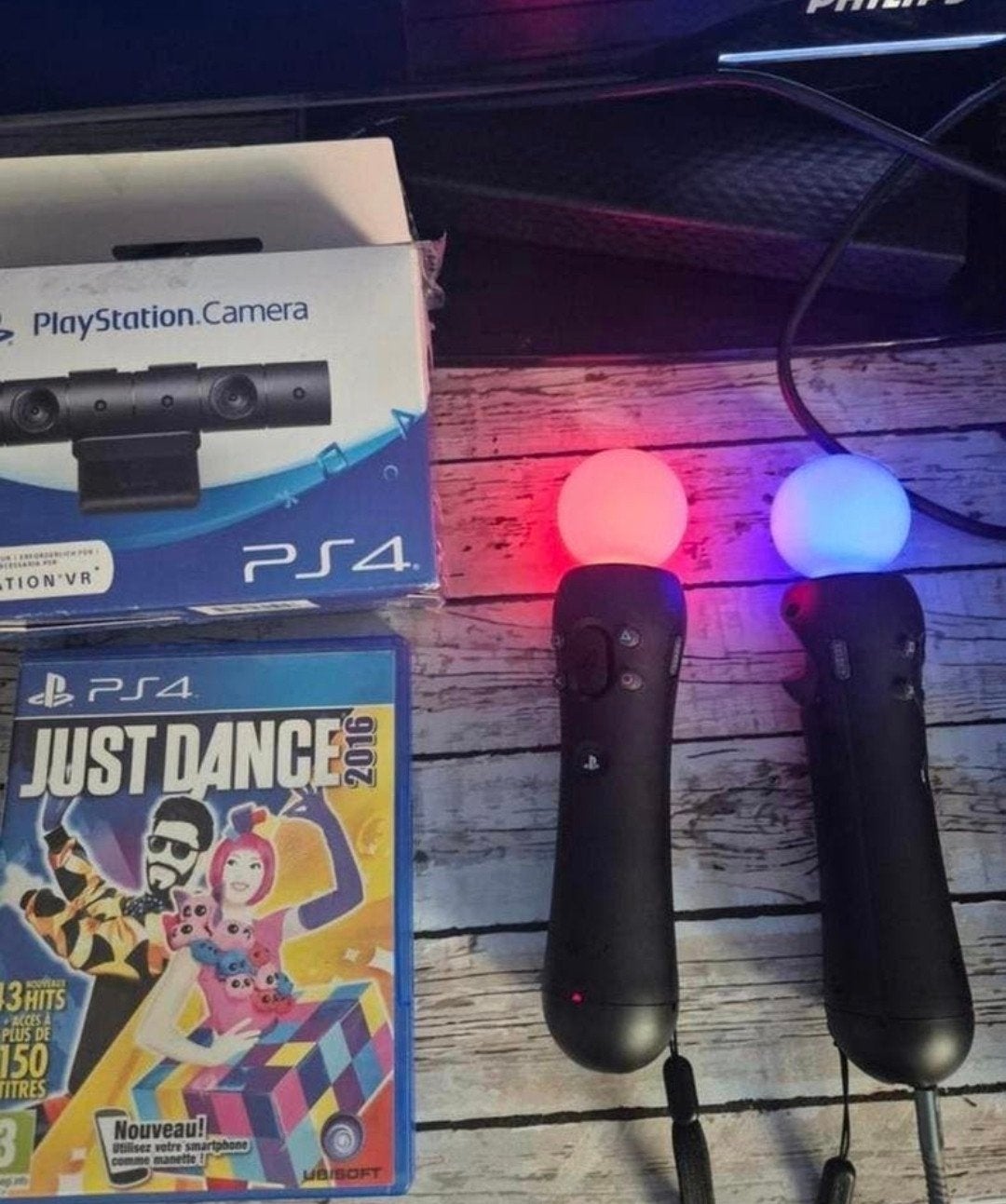 V2 move controllers + camera + just dance - playstation 4, Muziek, Ophalen of Verzenden, Zo goed als nieuw, 3 spelers of meer