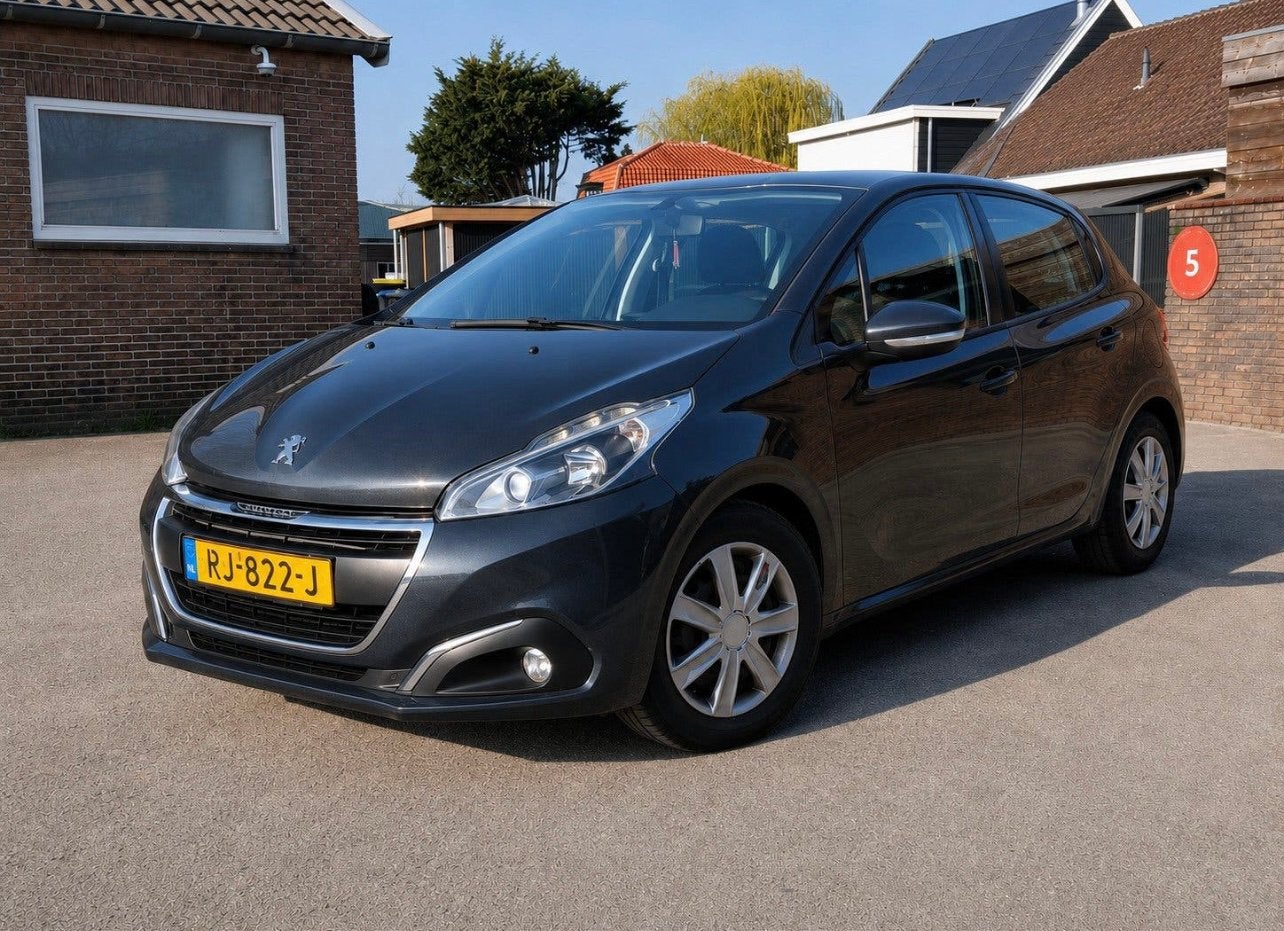 Peugeot 208 1.2 VTI 60KW/82PK 5-D 2017 Grijs, Auto's, Voorwielaandrijving, 31 €/maand, 1199 cc, 23 km/l