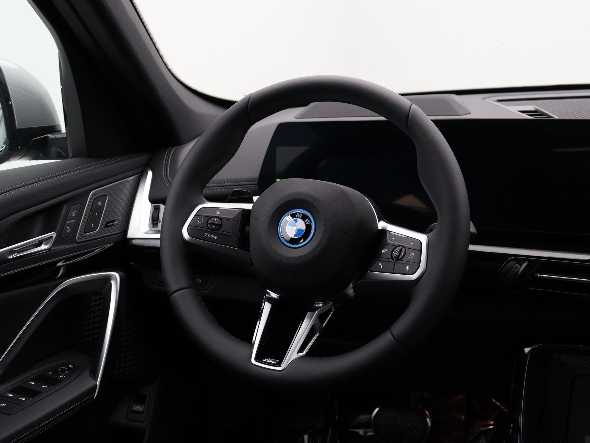 BMW iX1 eDrive20 67 kWh M Sport Edition (bj 2026, automaat), 514 km, 24 min, Origineel Nederlands, 204 pk