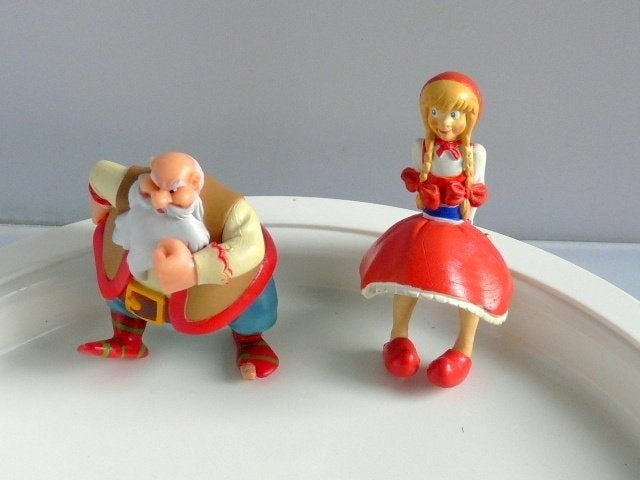 Efteling # Roodkapje en de reus - ca. 7,5-9cm, Ophalen of Verzenden, Zo goed als nieuw, Beeldje of Poppetje