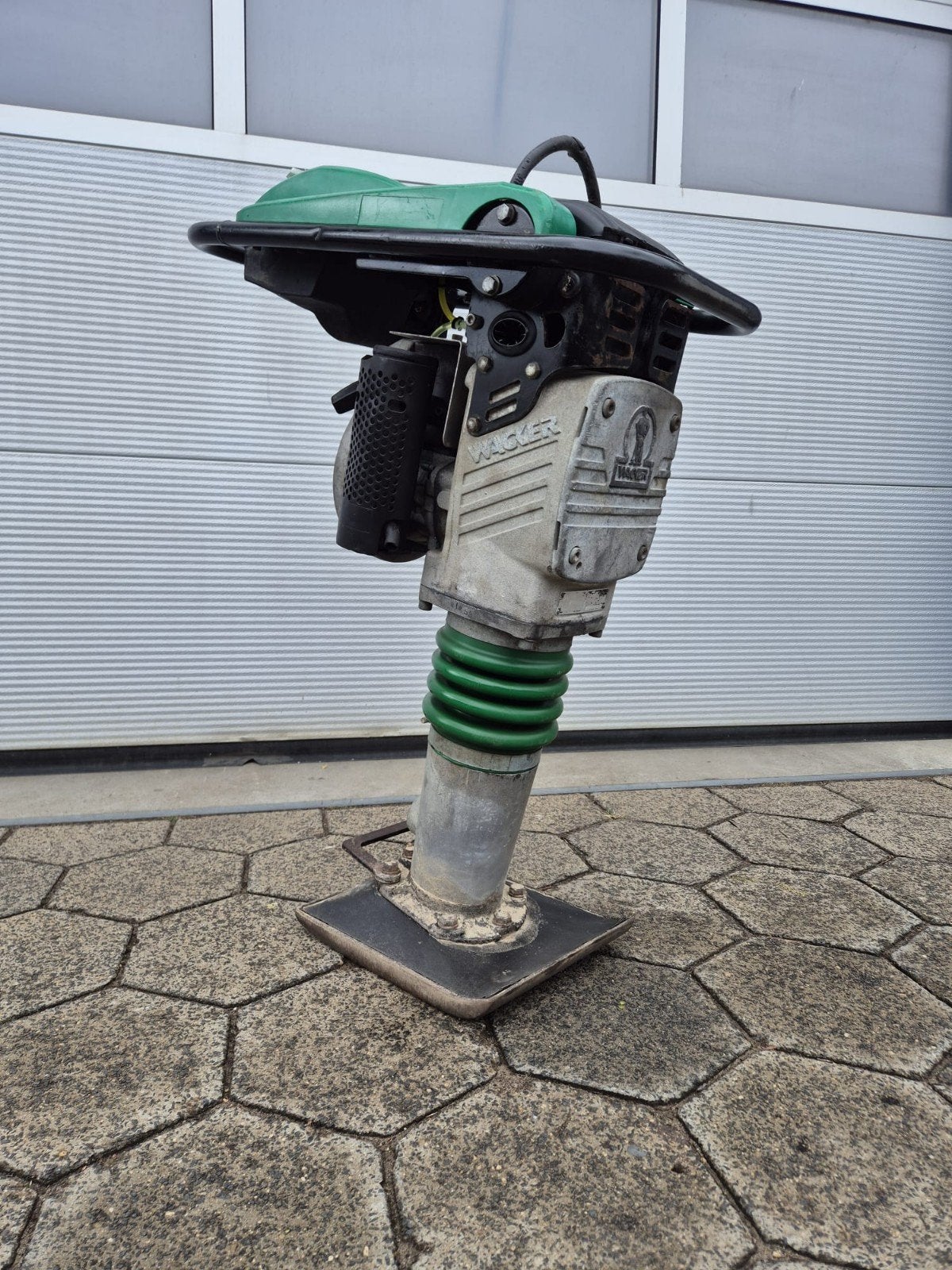 Stamper Wacker BS50-2, Ophalen