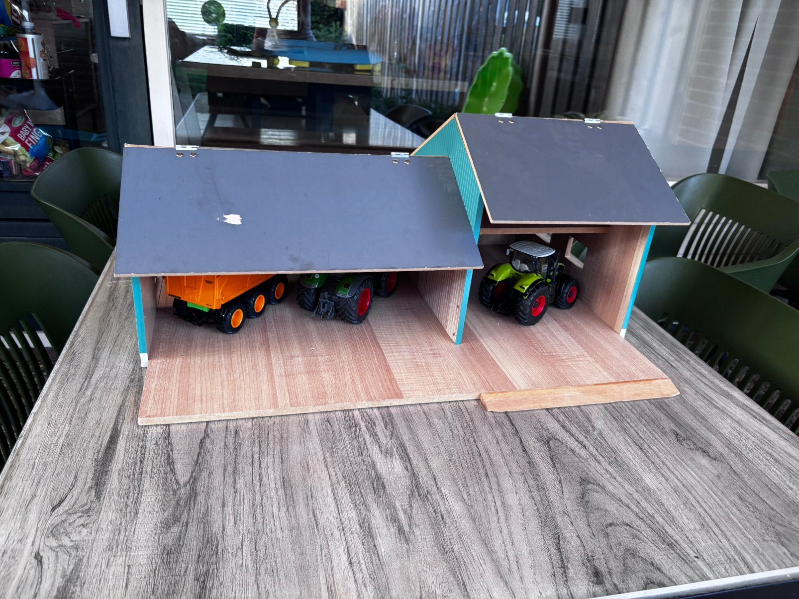 Kids Globe Landbouwloods incl. twee tractoren en aanhanger, Ophalen, Gebruikt, Hout