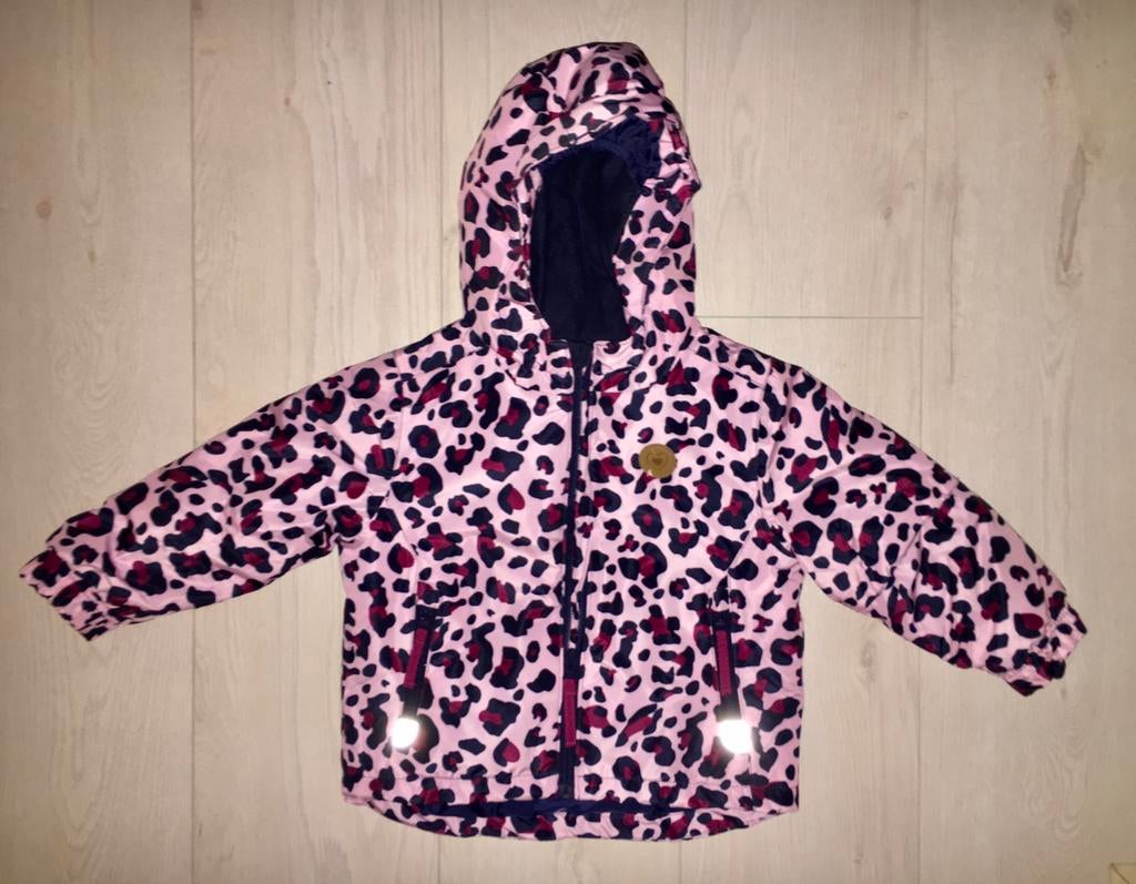 Nieuwe roze jas met luipaardprint, Kinderen en Baby's, Babykleding | Maat 86, Meisje, Nieuw, Ophalen of Verzenden, Jasje