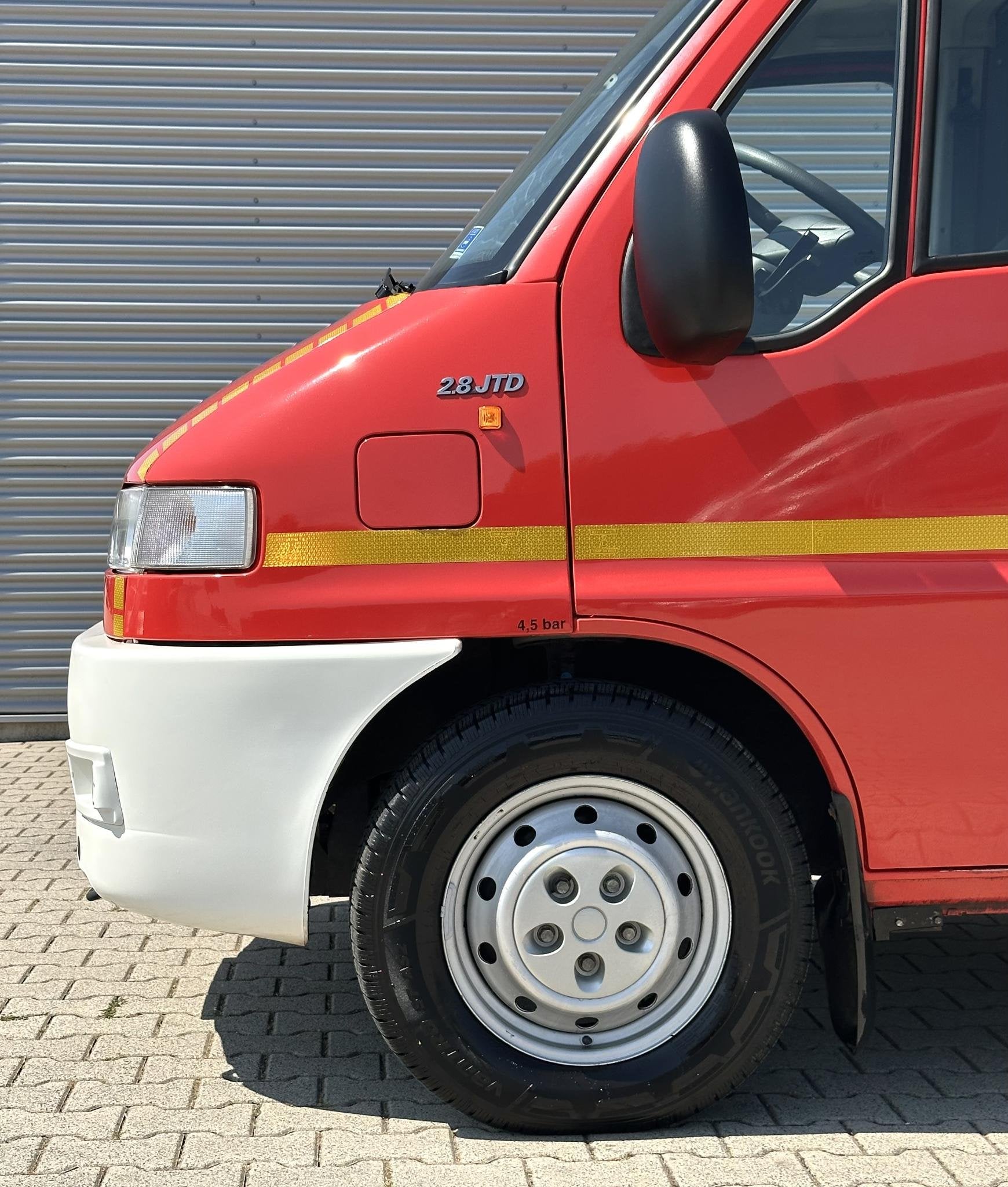 Fiat Ducato 4x4 bestelwagen L2H2 25000km! nieuwstaat UNIEK!, Trekhaak, Stof, Gebruikt, 4 stoelen