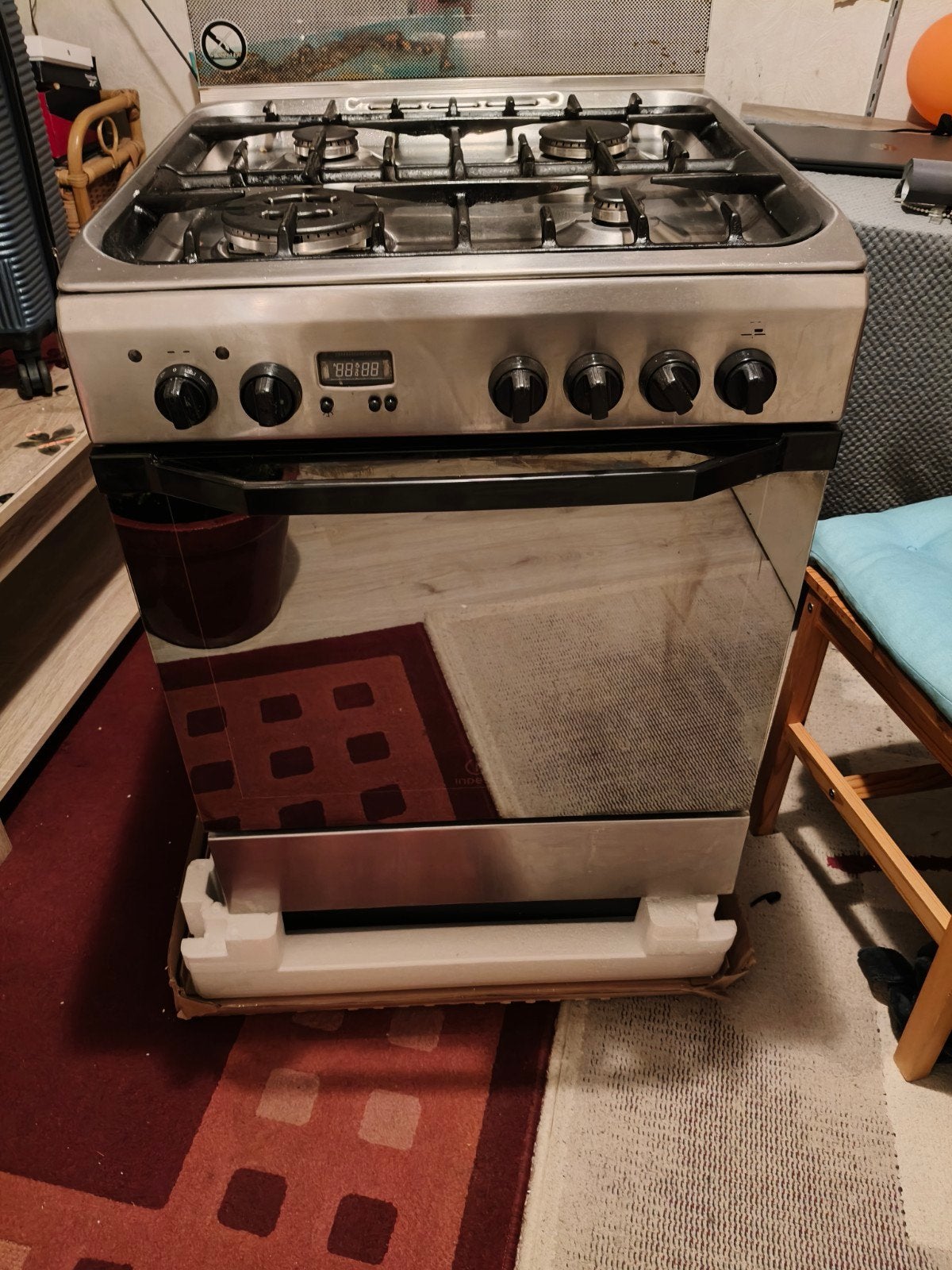 Indesit vrijstaand gasfornuis met oven - Zo goed als nieuw, Ophalen, Hete lucht, 60 cm of meer, 4 kookzones