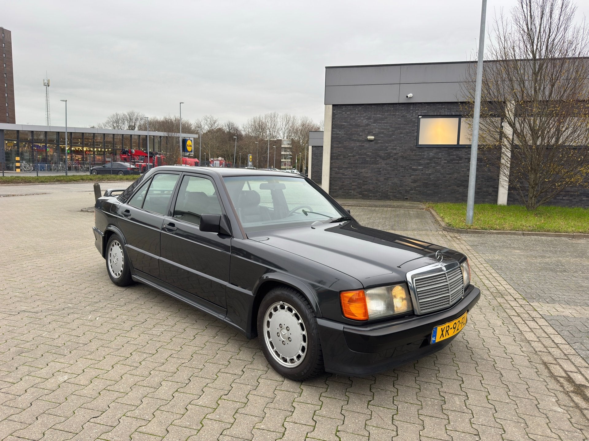Mercedes-Benz 190-serie 2.3 E *1e eigenaar *, Dealer onderhouden, Achterwielaandrijving, Gebruikt, Zwart