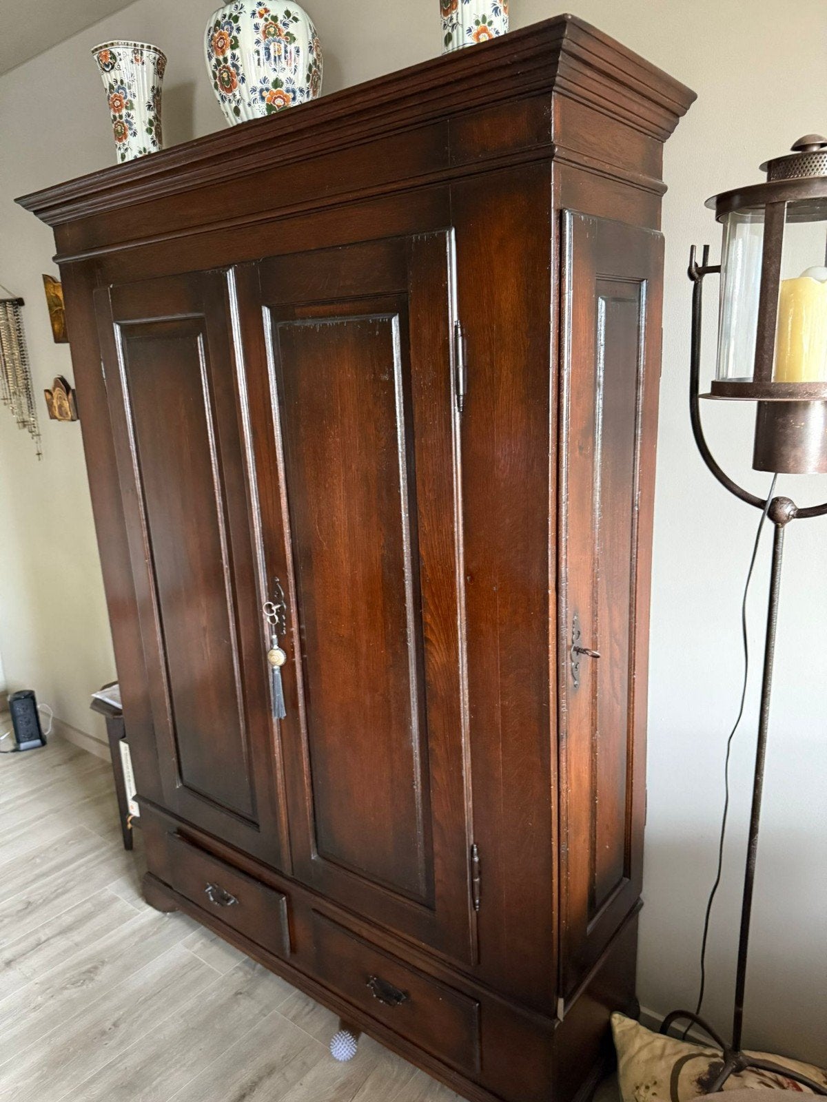 Massieve antieke kast, Ophalen