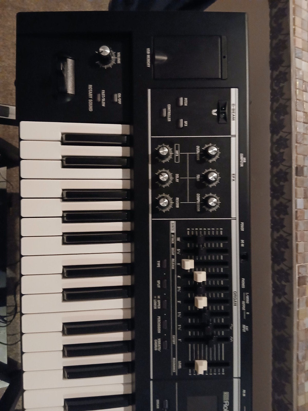 Roland VR09B, Ophalen, 61 toetsen, Roland