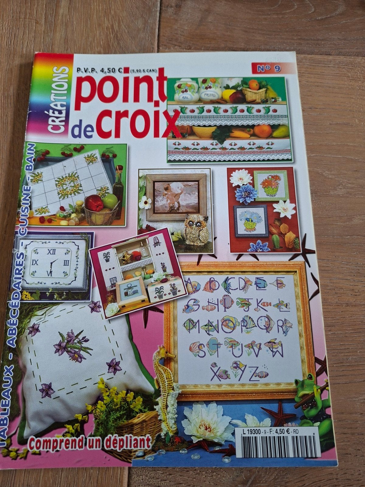 Créations Point de Croix - Knutselboek Borduurpatronen, Hobby en Vrije tijd, Ophalen of Verzenden, Zo goed als nieuw