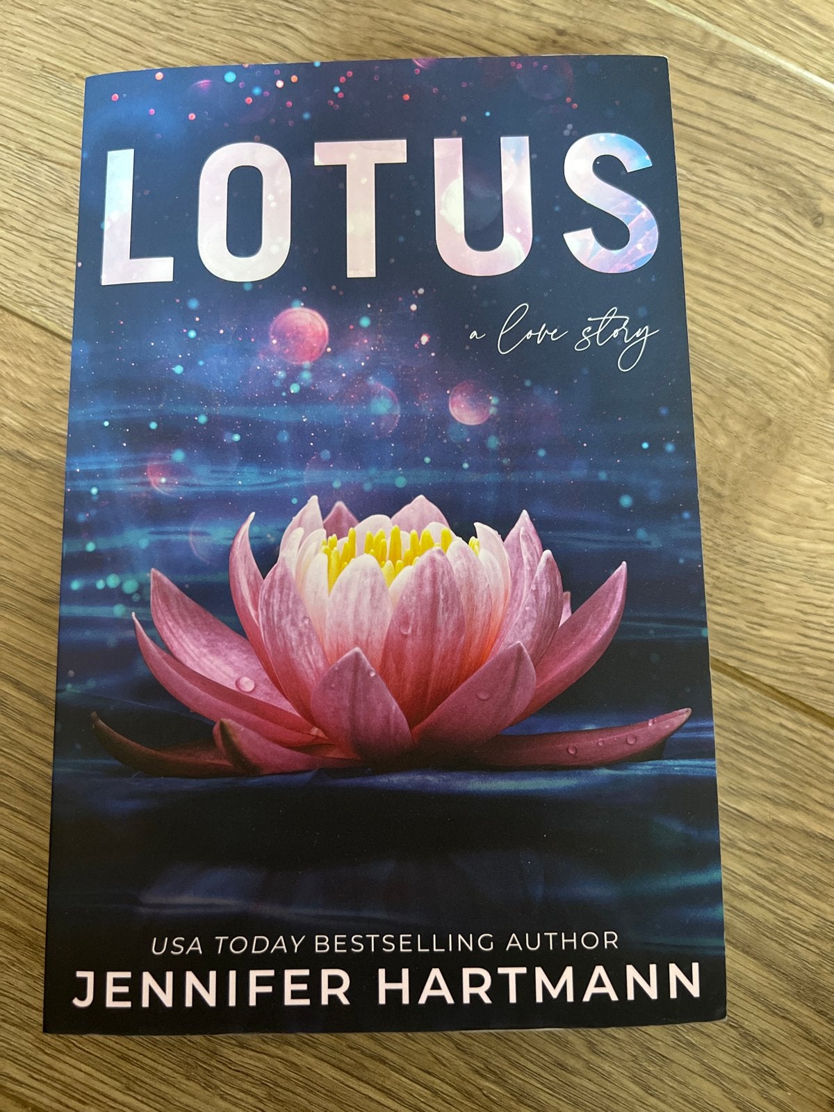 Lotus: A Love Story - Jennifer Hartmann (Engels), Ophalen of Verzenden, Zo goed als nieuw, Amerika