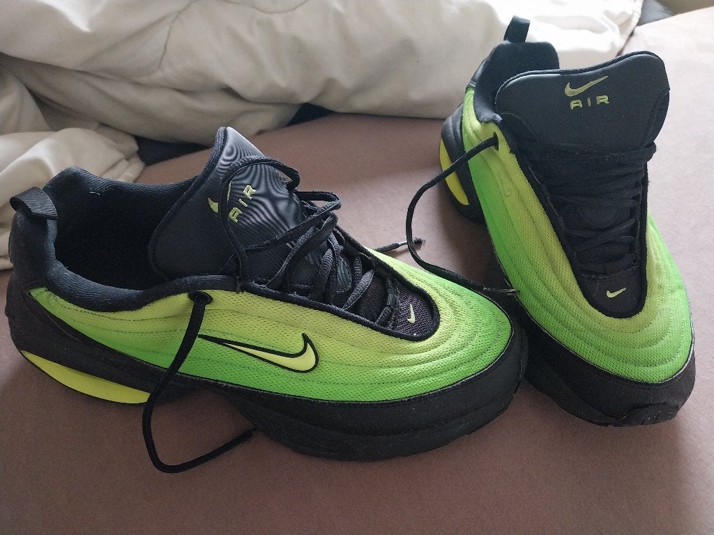 Nike air schoenen  (zwart,groen), Zwart, Nike, Ophalen of Verzenden, Sneakers of Gympen