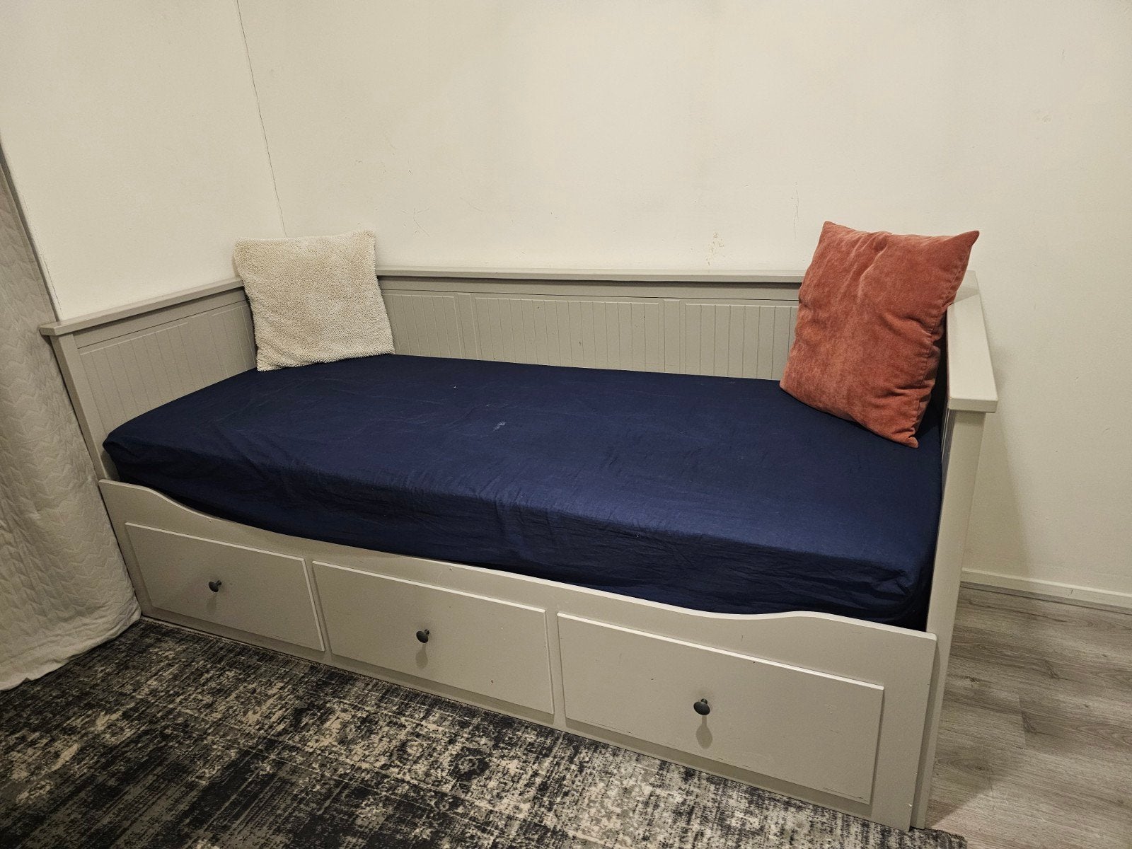 Nieuw IKEA Hemnes bedbank met uitschuifbaar bed, Huis en Inrichting, Slaapkamer | Bedden, Verstelbaar, Tweepersoons, Ophalen of Verzenden