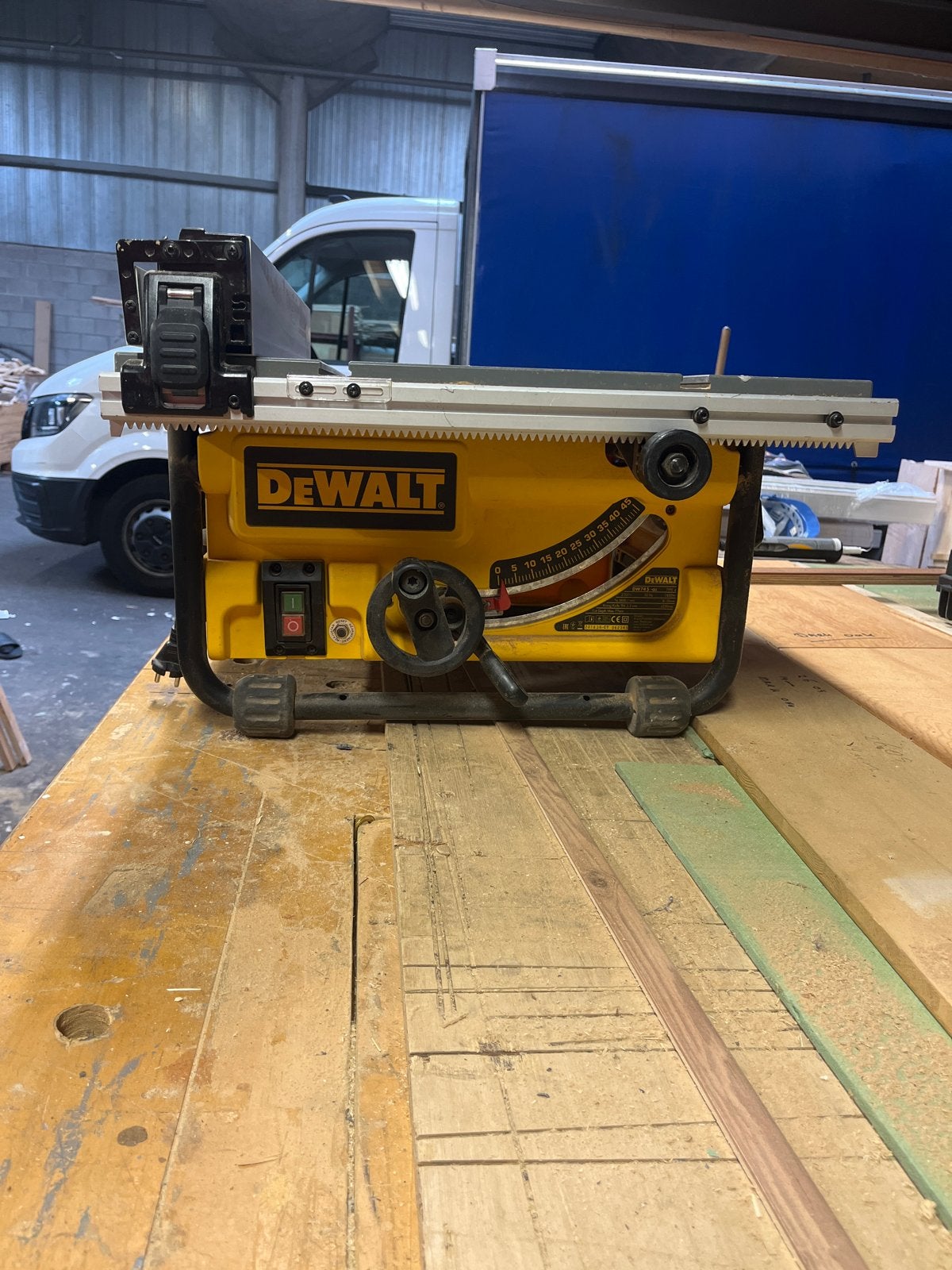 Dewalt Tafelzaag - Cirkelzaag, Ophalen, Gebruikt, Cirkelzaag, 70 mm of meer