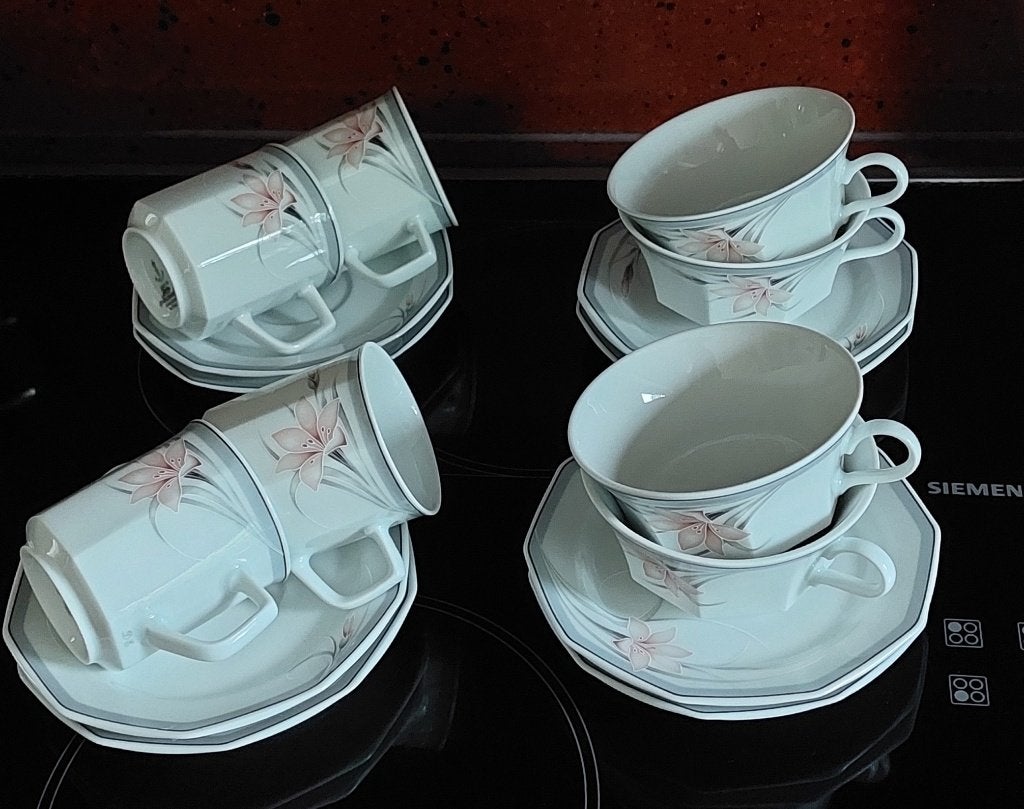 Douwe Egberts Winterling theekopjes (4) en koffiekopjes (4), Overige merken, Ophalen of Verzenden, Zo goed als nieuw, Overige stijlen