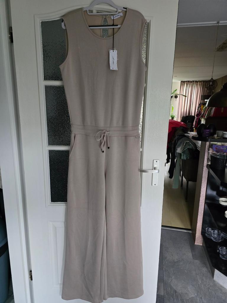 Nieuw ambika jumpsuit beige 40 42 44, Ophalen of Verzenden, Nieuw, Maat 42/44 (L), Beige