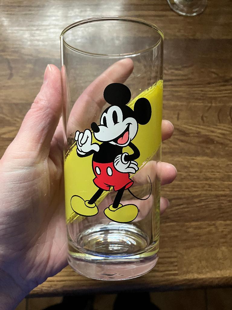 Disney Glas Mickey Mouse, Verzamelen, Disney, Zo goed als nieuw, Servies, Mickey Mouse, Ophalen of Verzenden