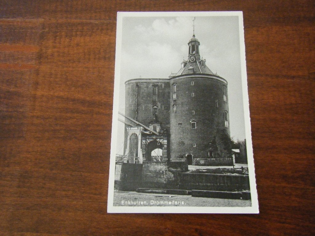 F89 - Enkhuizen - Drommedaris - Mooi/Oud, Ophalen of Verzenden, 1940 tot 1960, Noord-Holland