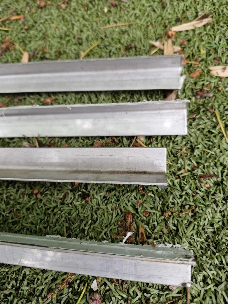4 stuks nieuw hoekprofiel 20x20x1,5 mm RVS 300 cm, Doe-het-zelf en Verbouw, Ophalen, Overige materialen, Nieuw, 250 cm of meer