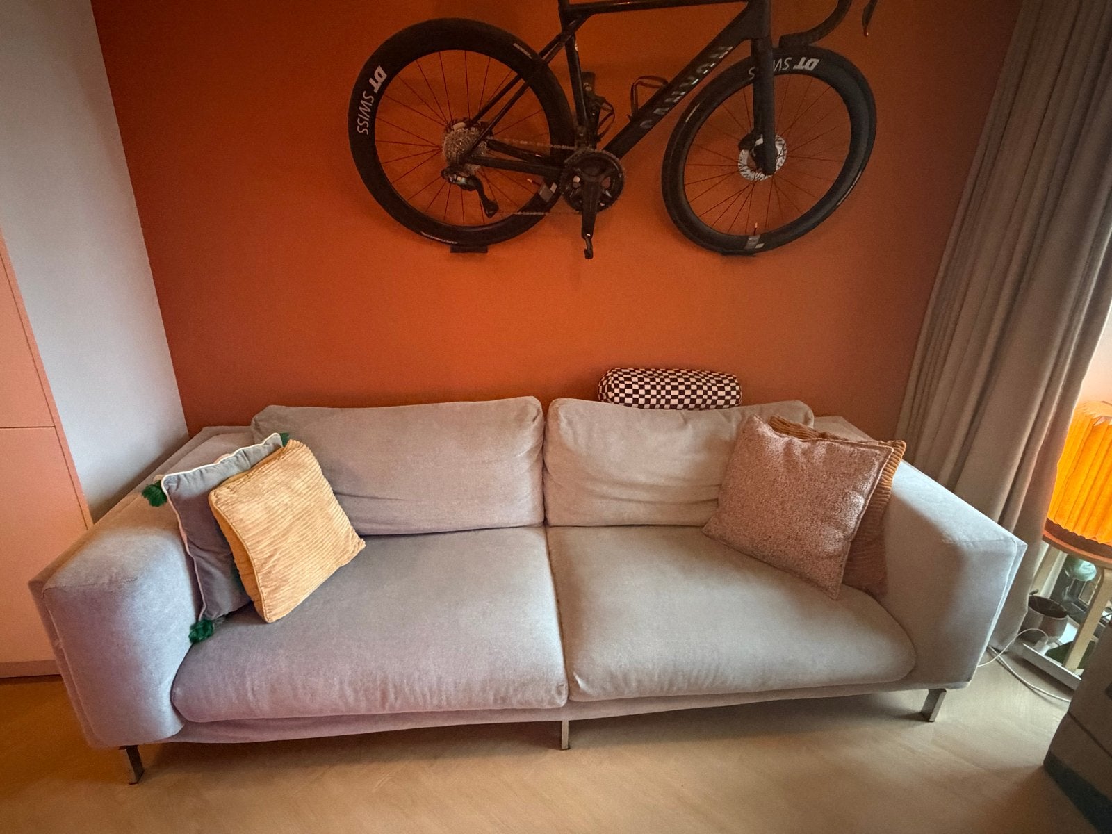 IKEA Nockeby 3-zitsbank - Lichtgrijs met zilveren poten, Huis en Inrichting, Ophalen, 250 tot 300 cm, Gebruikt, Driepersoons
