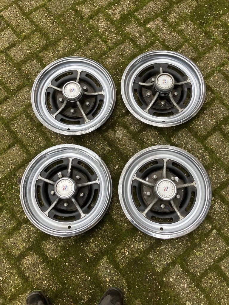 4 wieldoppen Buick Century Regal Skylark, Ophalen of Verzenden, Gebruikt