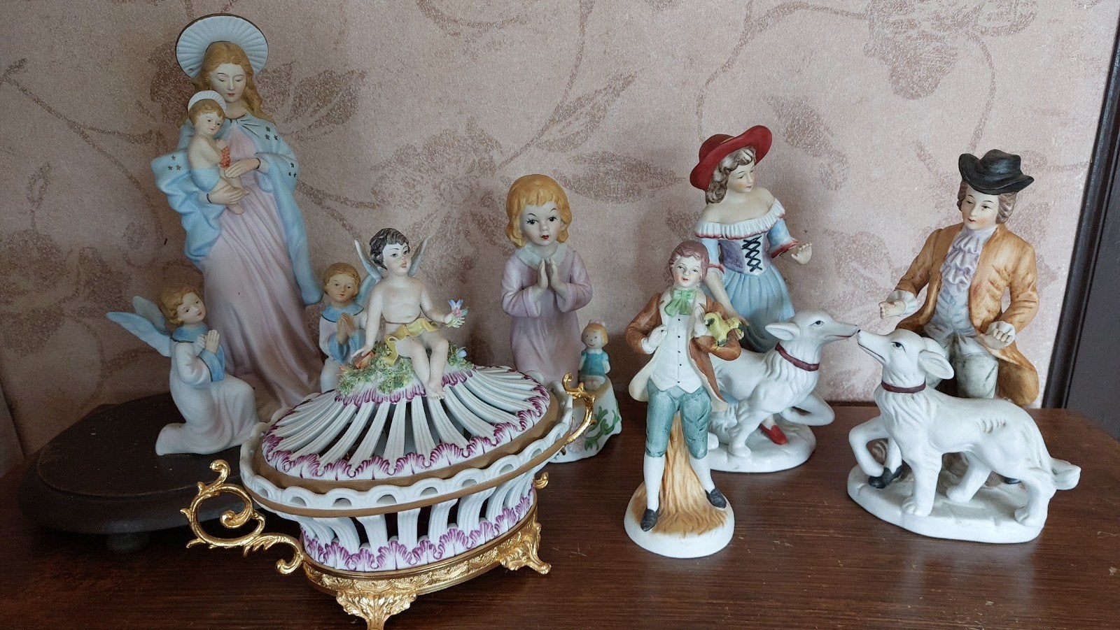 Beelden in biscuit, Verzamelen, Beelden en Beeldjes, Ophalen of Verzenden