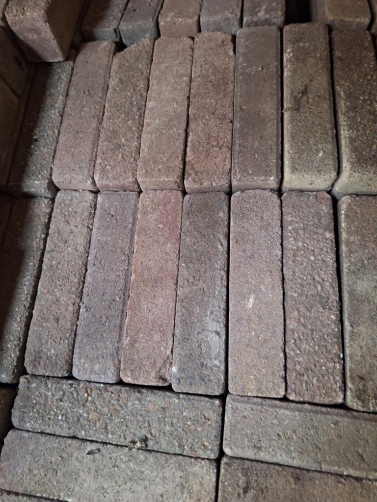 Waalformaat klinkers gratis afhalen, Ophalen, Beton, Klinkers