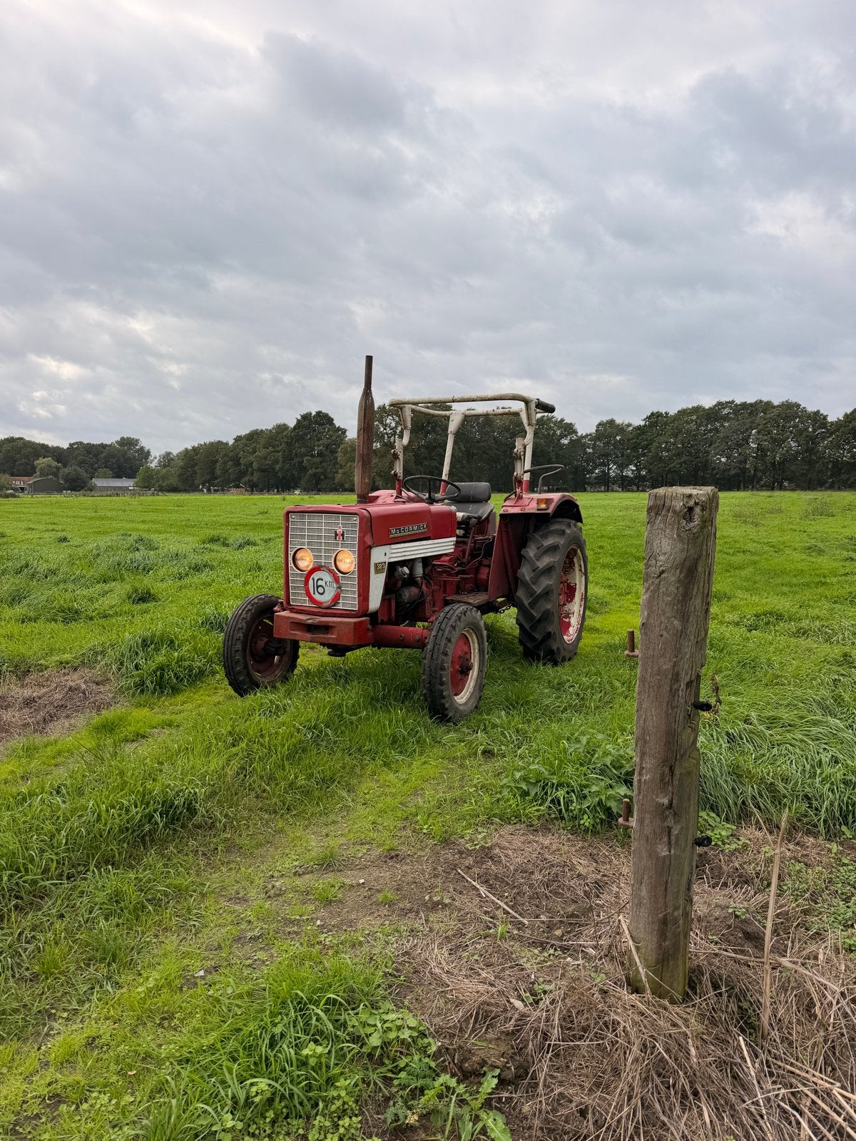 McCormick 323, Oldtimer, McCormick, Ophalen of Verzenden, Tot 80 Pk