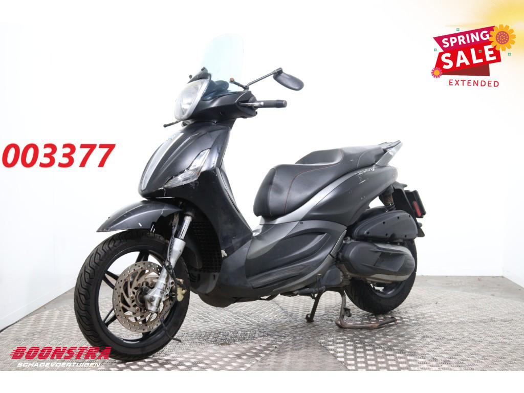 Piaggio 350 Beverly Sport ABS (bj 2017), Overige merken, Dopplerlaan 4
9207HC  DRACHTEN, NL, 330 cc, Boonstra Schadevoertuigen