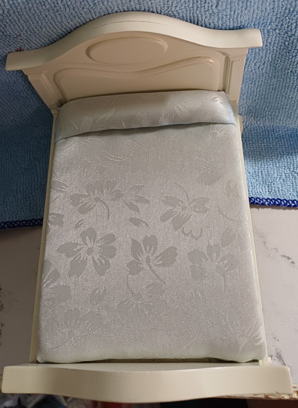 poppenhuis bed, Ophalen of Verzenden, Zo goed als nieuw, Poppenhuis